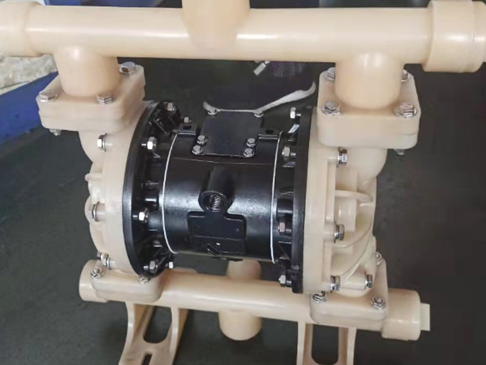 <strong>QBY係列氣動隔（gé）膜（mó）泵</strong>