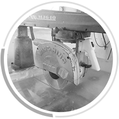 普通設備，人工丈量，產品（pǐn）工差大，尺寸無法（fǎ）保證