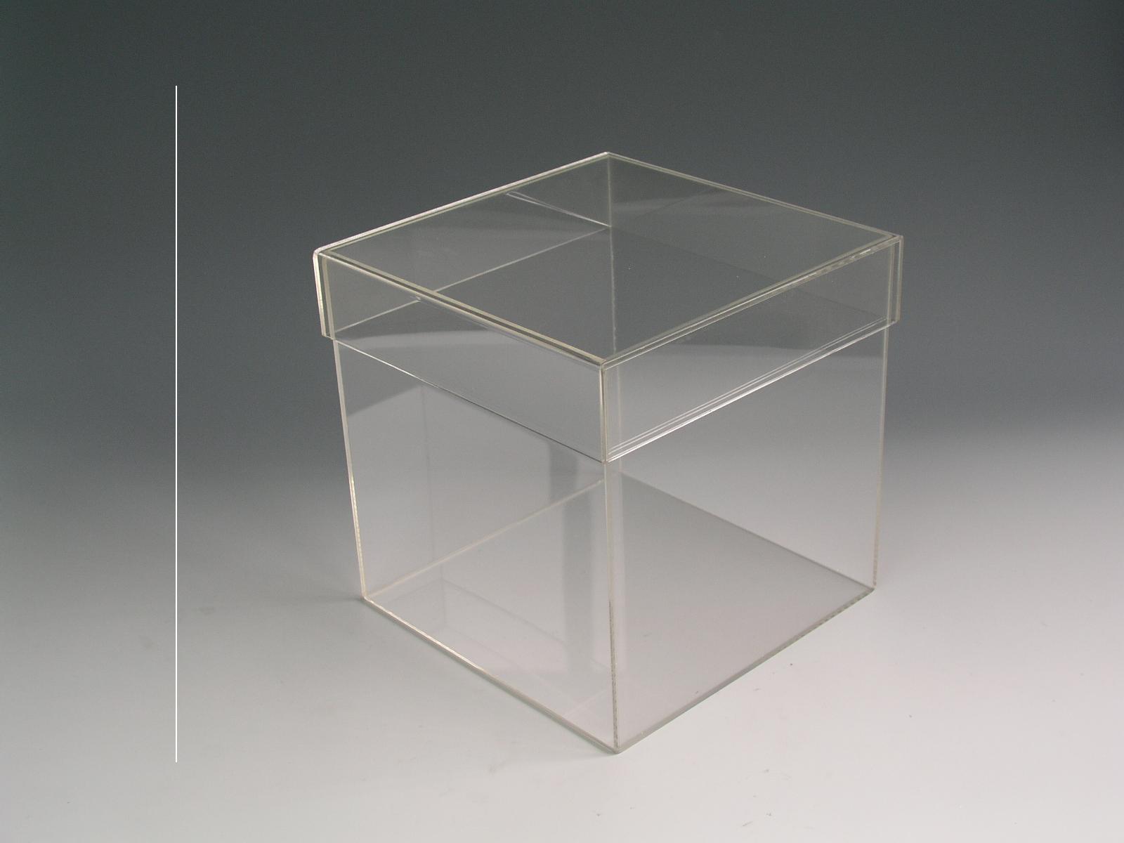 亞（yà）克力透（tòu）明盒