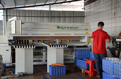 自動開料機 (2).jpg