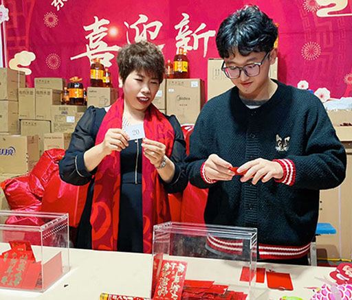 凱力克亞克(kè)力加工.jpg 凱力克星空无限传媒官网加工(gōng).jpg