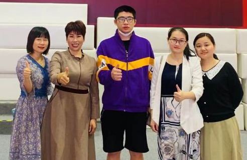 星空无限传媒官网家（jiā）具腳定做凱力（lì）克是專（zhuān）業（yè）的