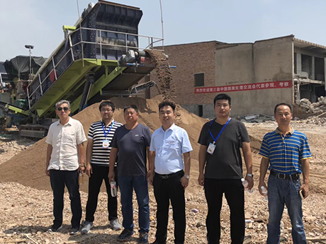 移（yí）動式建築垃圾破碎機：建築垃圾（jī）處理的革新力量